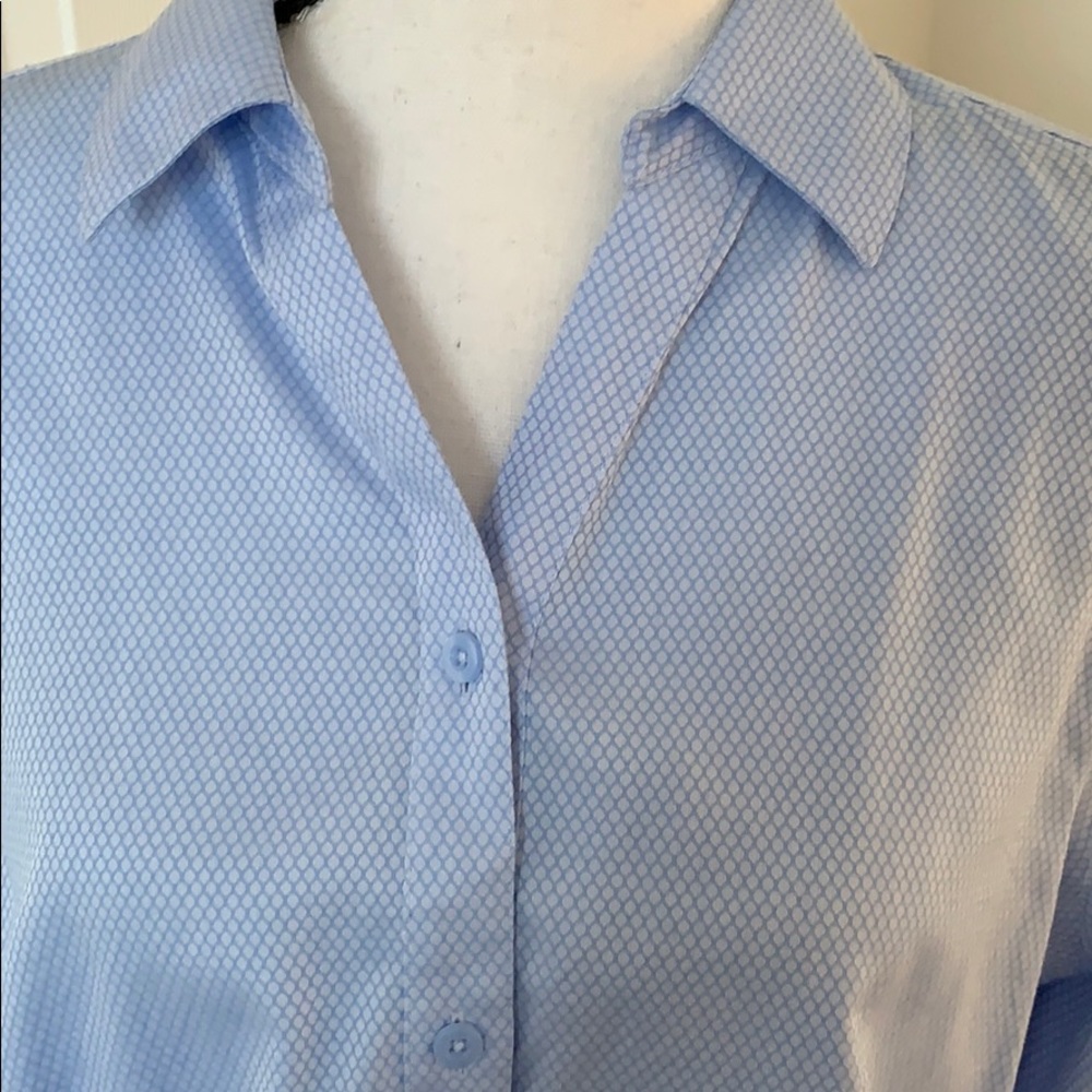 Chico’s Wrinkle Resistant Blue Oxford Shirt Size 2
